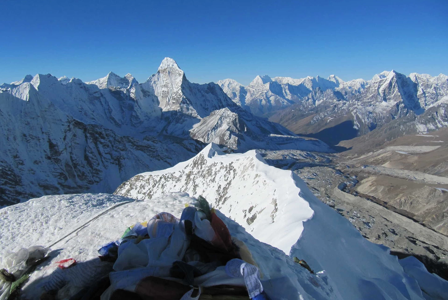  Climbing Nepal, Island Peak. 