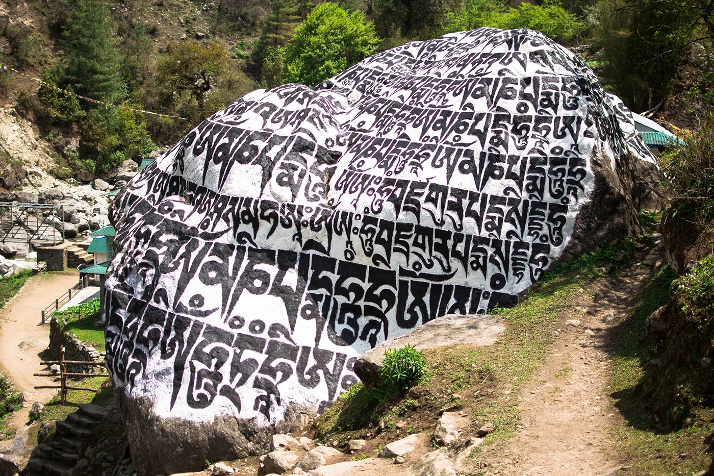  Mani Stone, reflect the ancient Buddhist trail to Tibet. 
