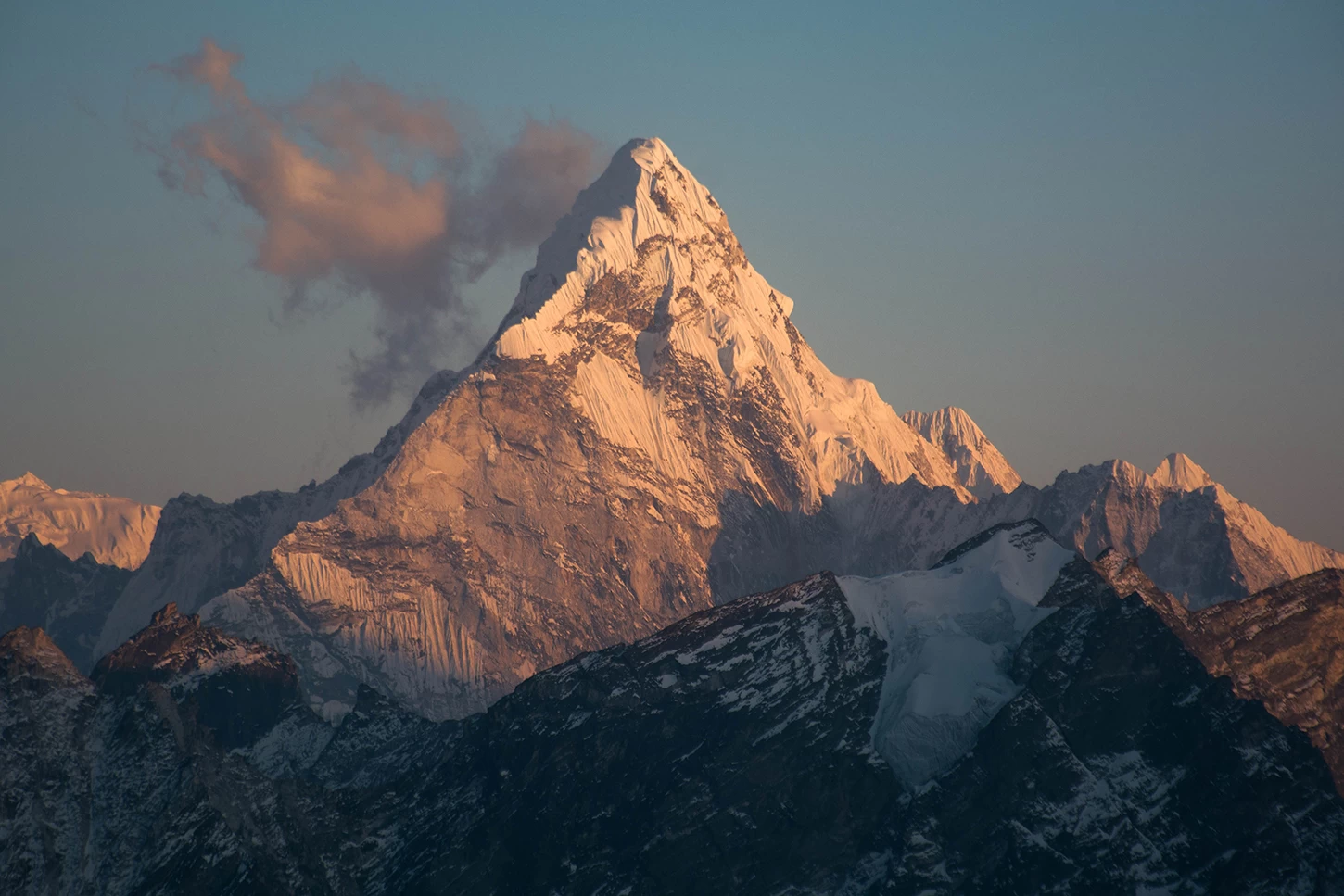  Mount Ama Dablam view from Kalapatthar. 