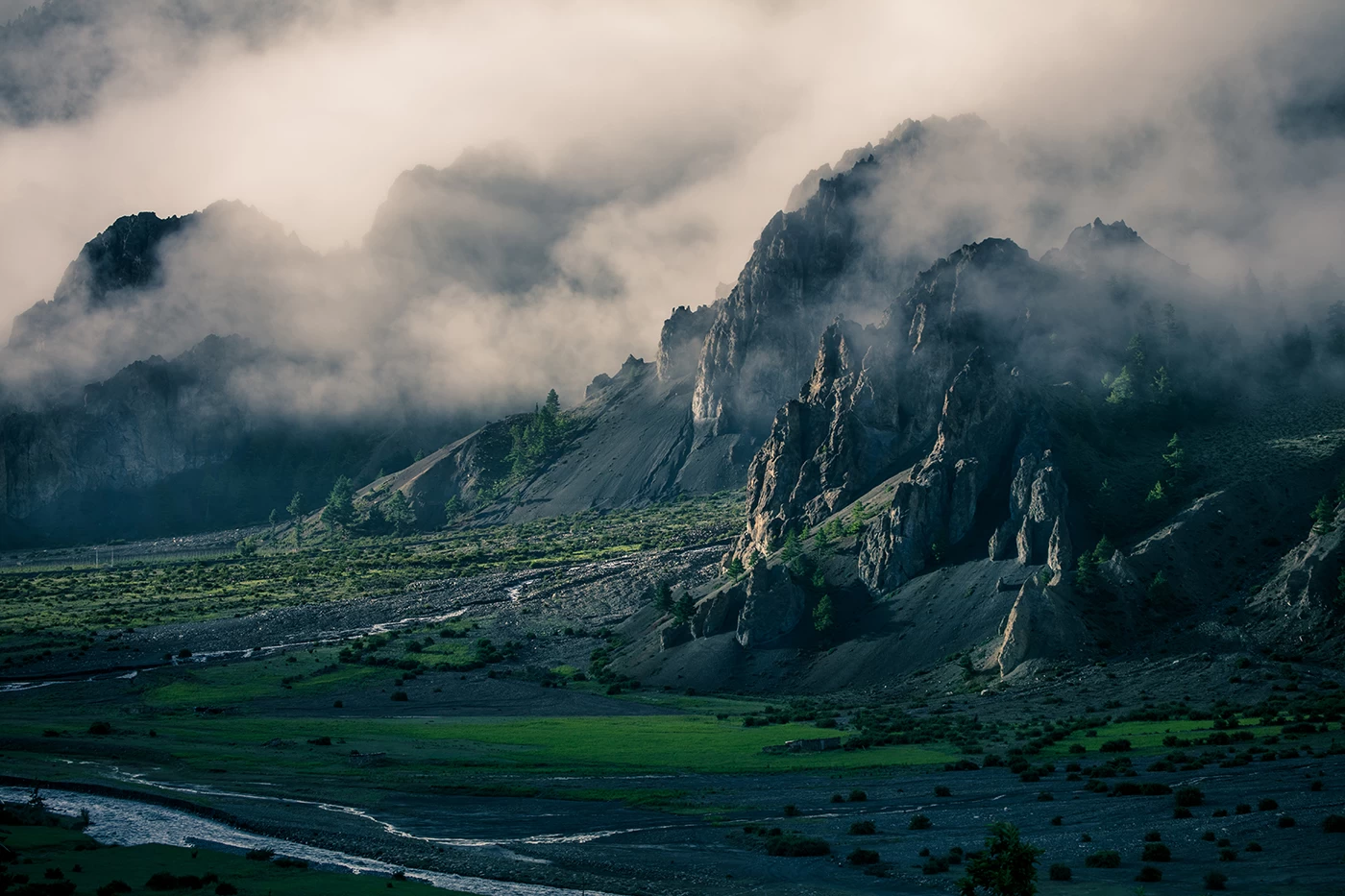  The Manang Valley, Annapurna. 