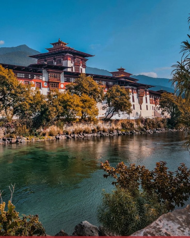 Discover the best of Bhutan in 10 days's feature image